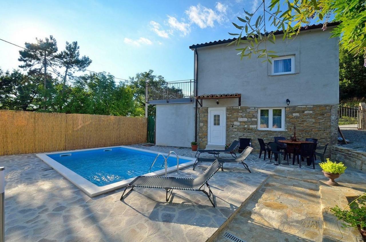 House Eda With Private Pool Holiday home Buzet